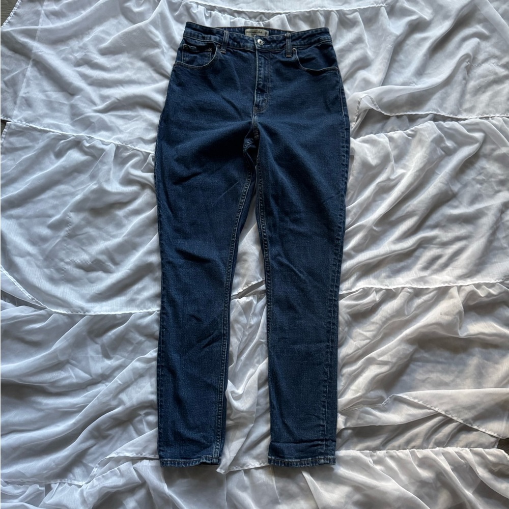 Abercrombie & Fitch Curve Love The Skinny High Rise 
Jean